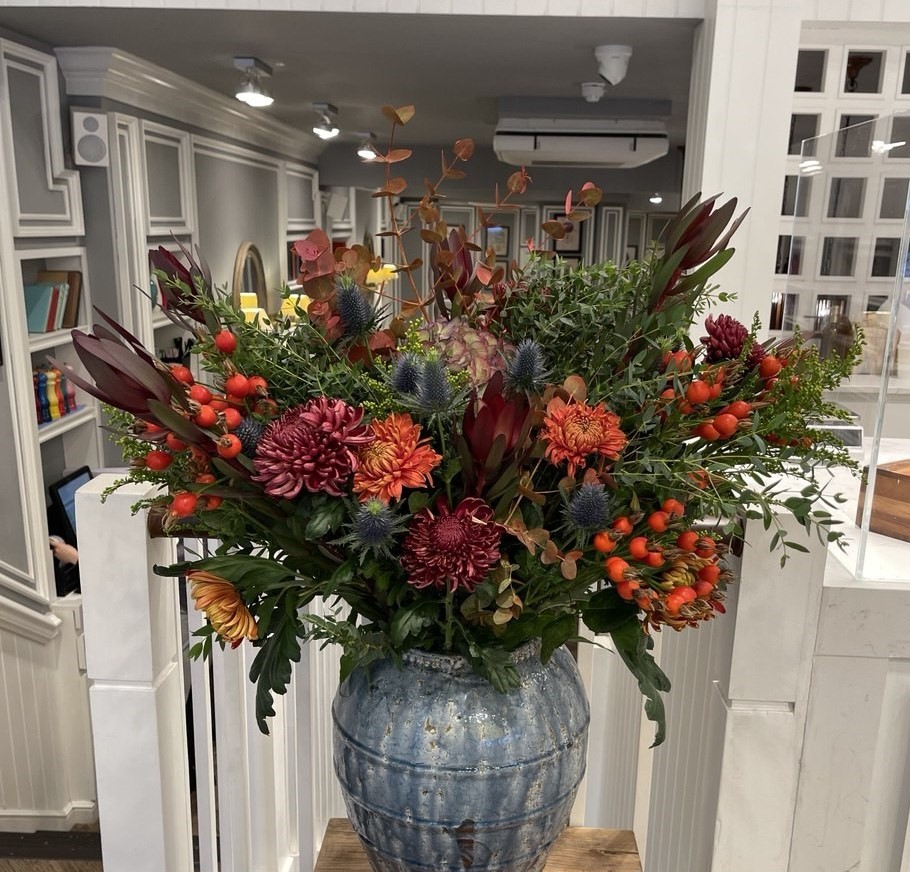 Luxury weekly floral contract London office